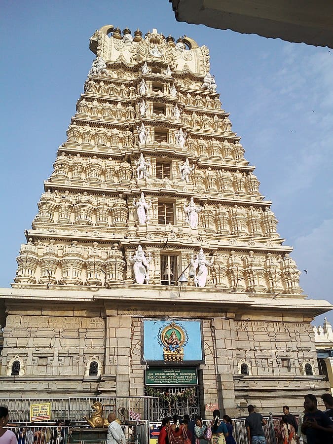 images/Chamundeshwari Temple1.jpg